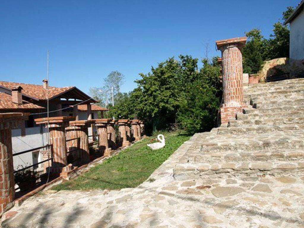 B&B I Colori Dell'Arcobaleno Belvedere Langhe Bagian luar foto