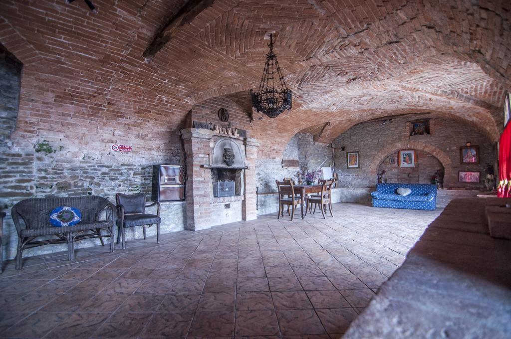 B&B I Colori Dell'Arcobaleno Belvedere Langhe Bagian luar foto