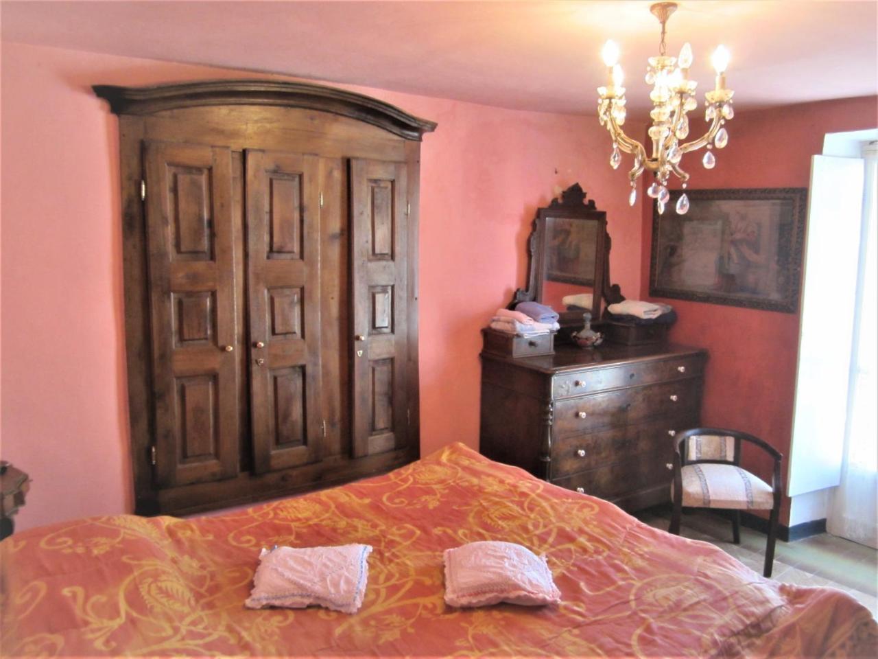 B&B I Colori Dell'Arcobaleno Belvedere Langhe Bagian luar foto
